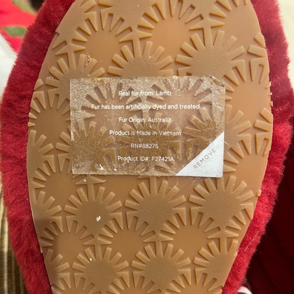 Ugg slippers size 8 - Picture 2 of 6